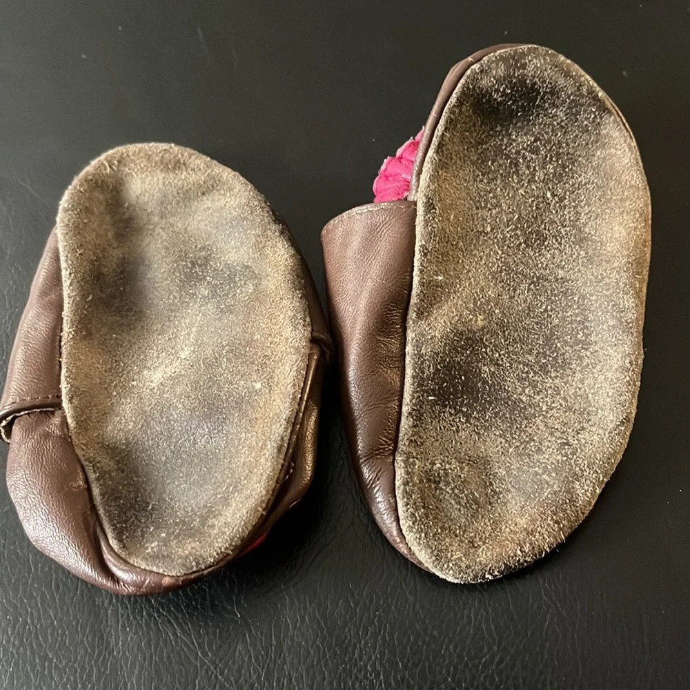 Brown and pink robeez